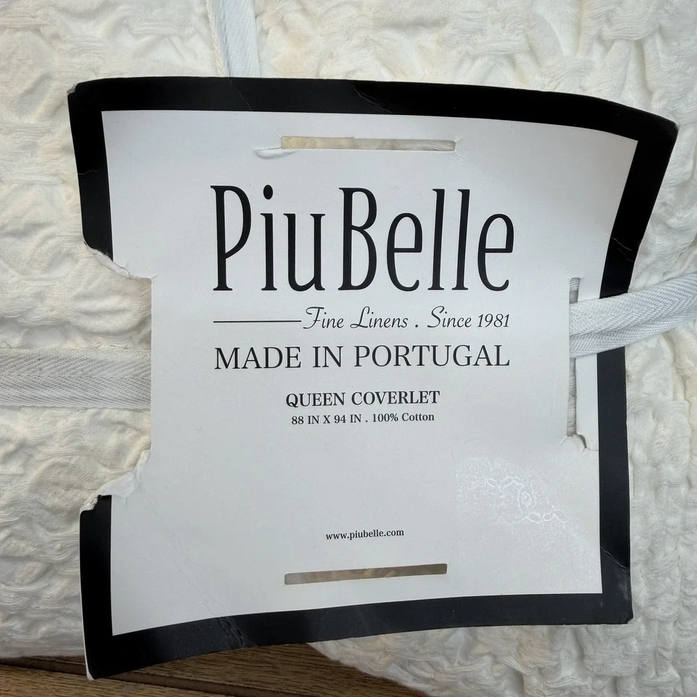 PiuBelle Portugal QUEEN Textured Woven Quilt Coverlet White Bedspread NEW